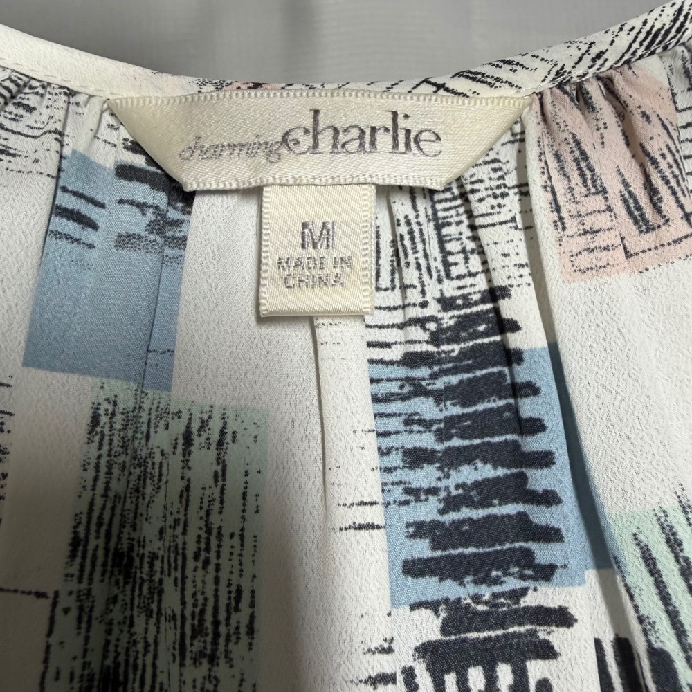 Charming Charlie Blouse Polyester Geometric Print Cap Sleeve Career Mod Top M - Picture 3 of 6